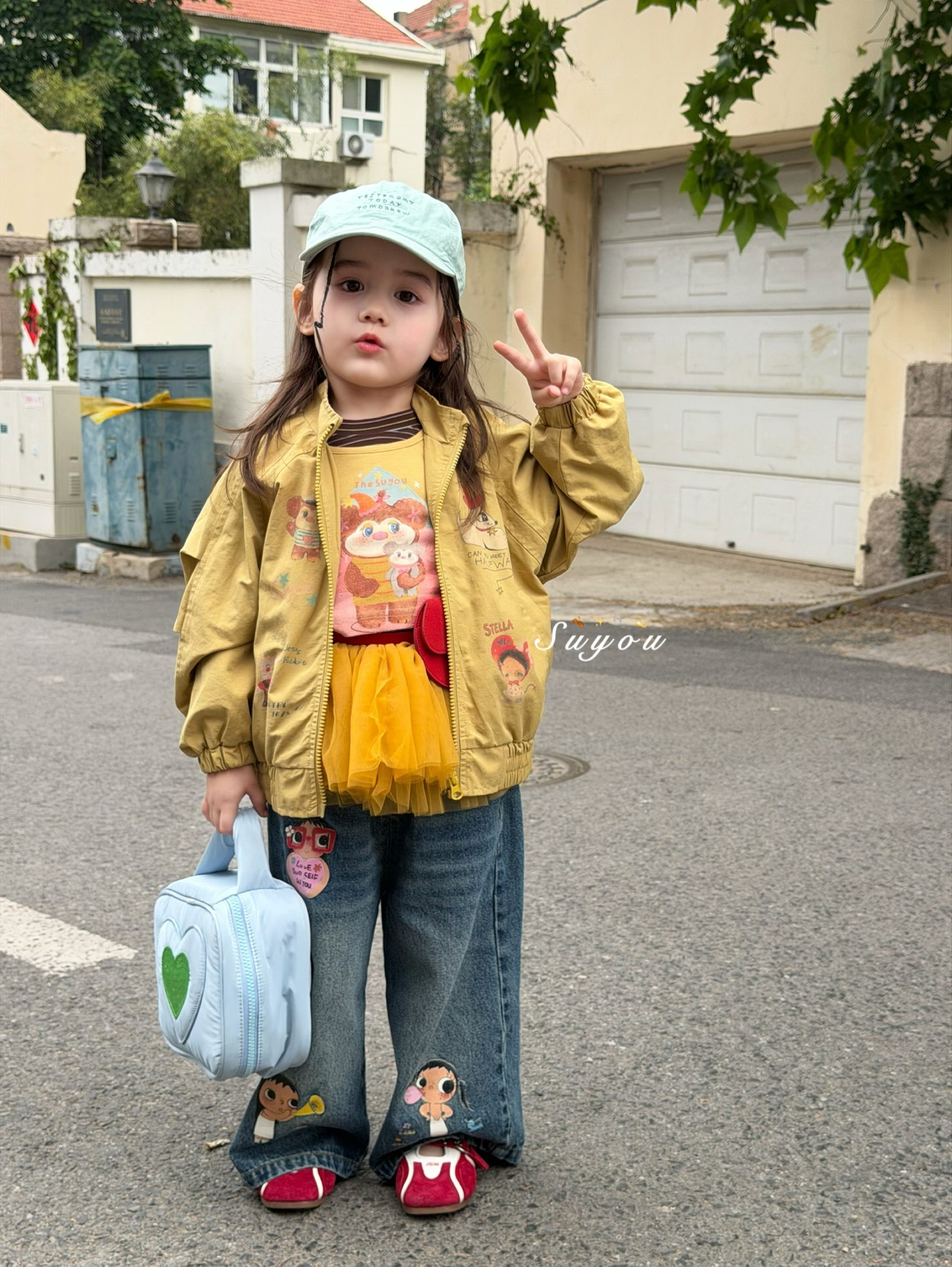 苏右2026新款女童秋季棒球服外套T恤女宝纯棉儿童时尚百搭涂鸦图片
