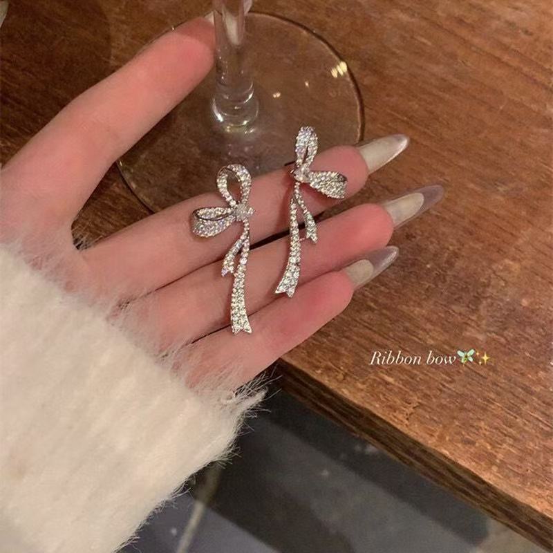 千金感气质蝴蝶结耳环轻奢