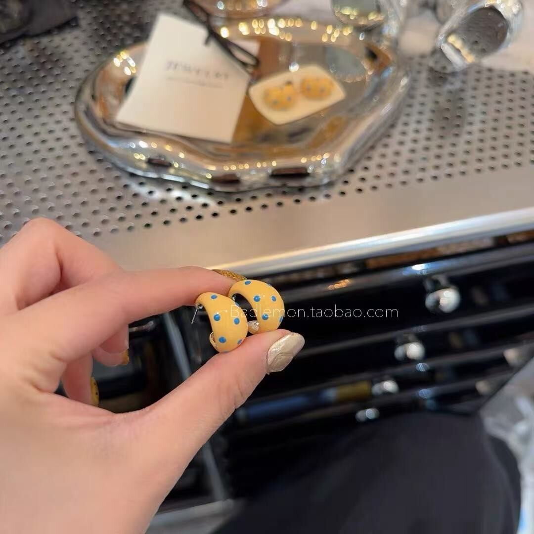 小清新奶黄滴釉蓝色波点耳环