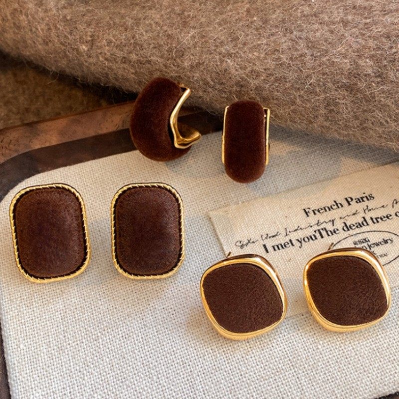 美拉德咖色植绒几何耳钉秋冬新款