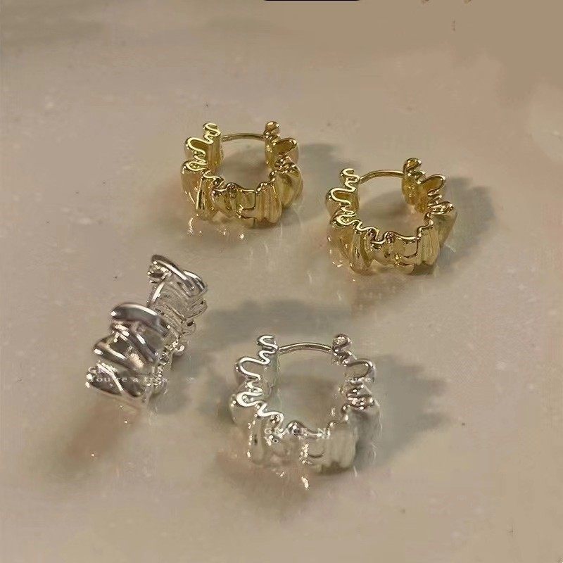 轻奢小众不规则褶皱金属耳环