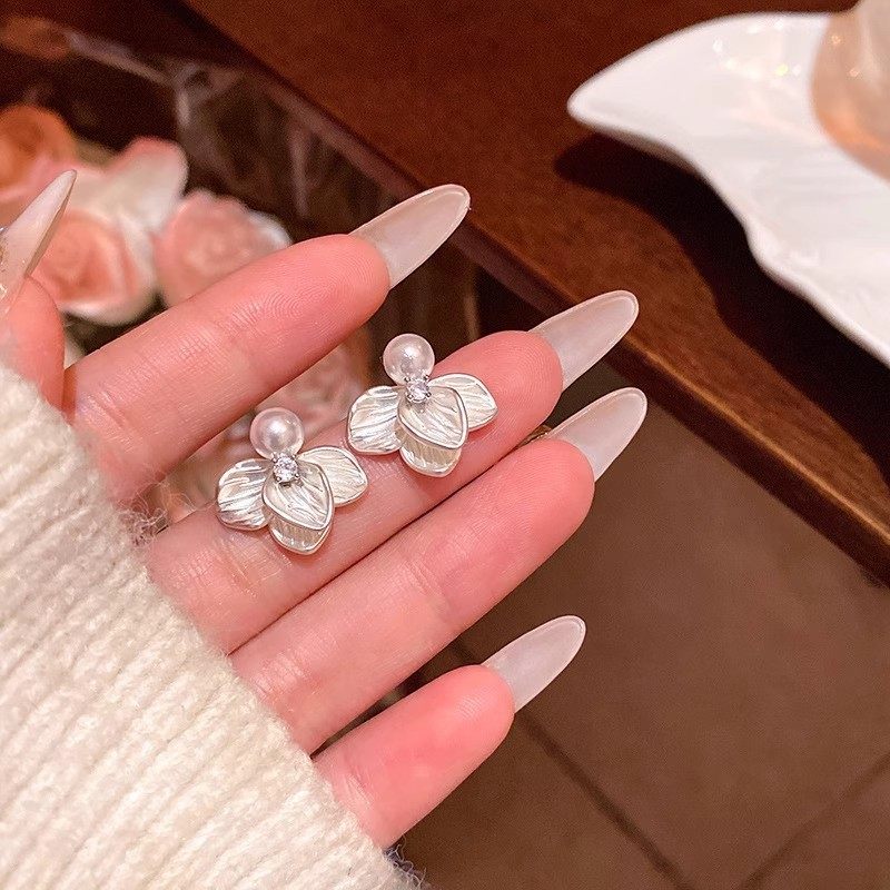 秋冬法式复古花朵珍珠耳钉百搭