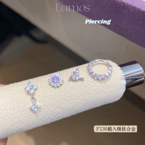 Lumos白鸽衔信钛合金耳钉