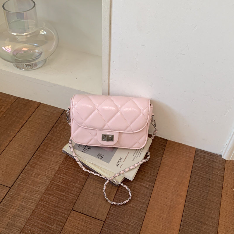 细链条菱格小挎包亮面软皮百搭斜通用款女包