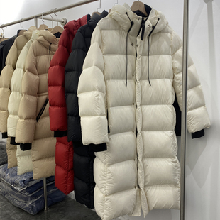2025新款云朵泡芙羽绒服男女情侣款长款过膝连帽加厚保暖外套冬季