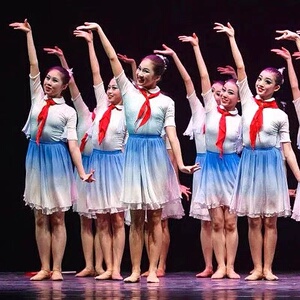 飘扬的红领巾儿童合唱服演出服中小学生女舞蹈裙亮片舞蹈表演服装