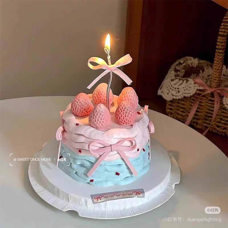 小红书同款少女心简约蛋糕装饰草莓粉色蝴蝶结丝带生日蜡烛插件