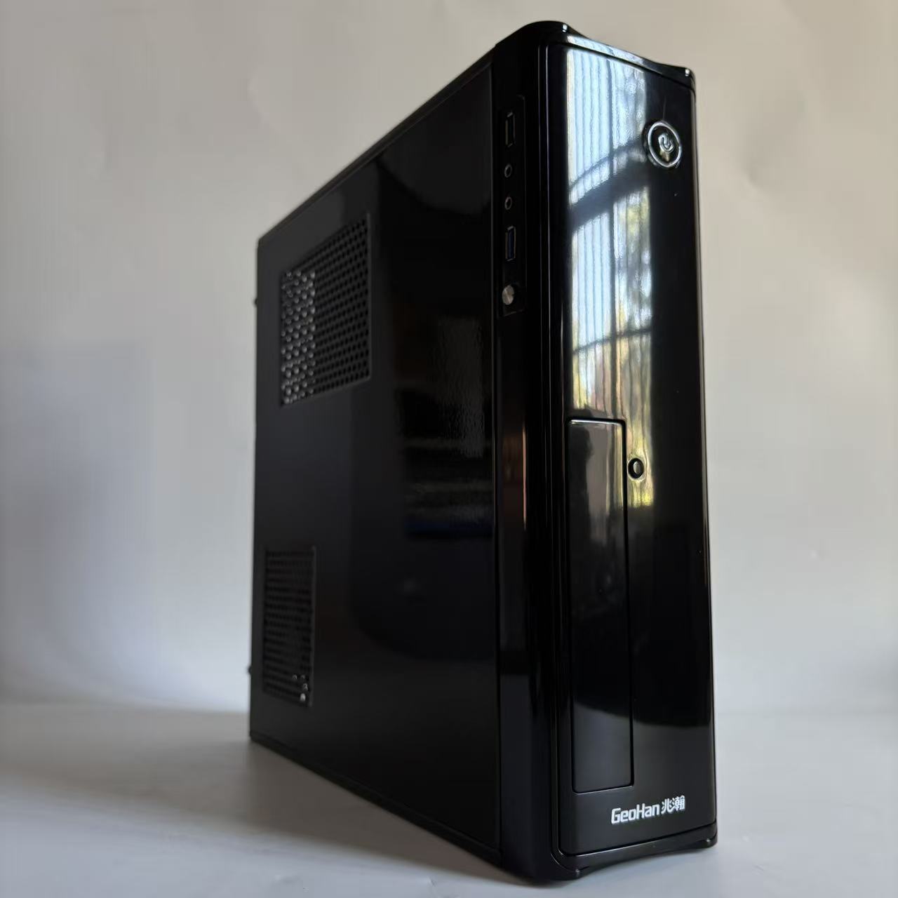 兆瀚D110-F21A腾锐D2000国产主机图片