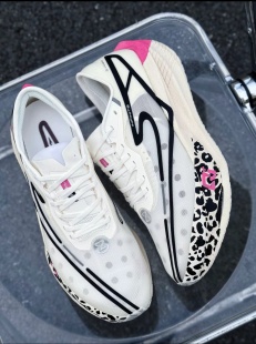 鸿星尔克芷境2.0炁科技马拉松竞速碳板低帮男款 1124103235 跑步鞋