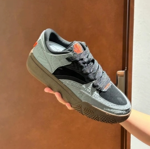 安踏欧文二代板鞋男鞋休闲运动文化百搭减震板鞋112611804