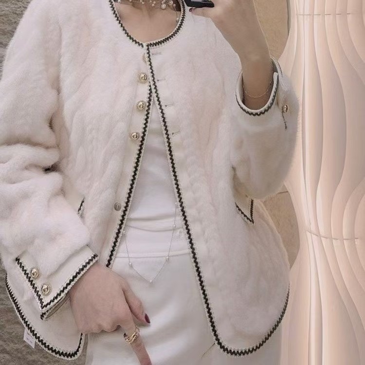 正品小香风皮毛一体短款外套女冬装2025年新款宽松减龄水貂绒皮草,女装/女士精品,皮草,淘宝优惠券,粉丝福利购,淘宝优惠卷