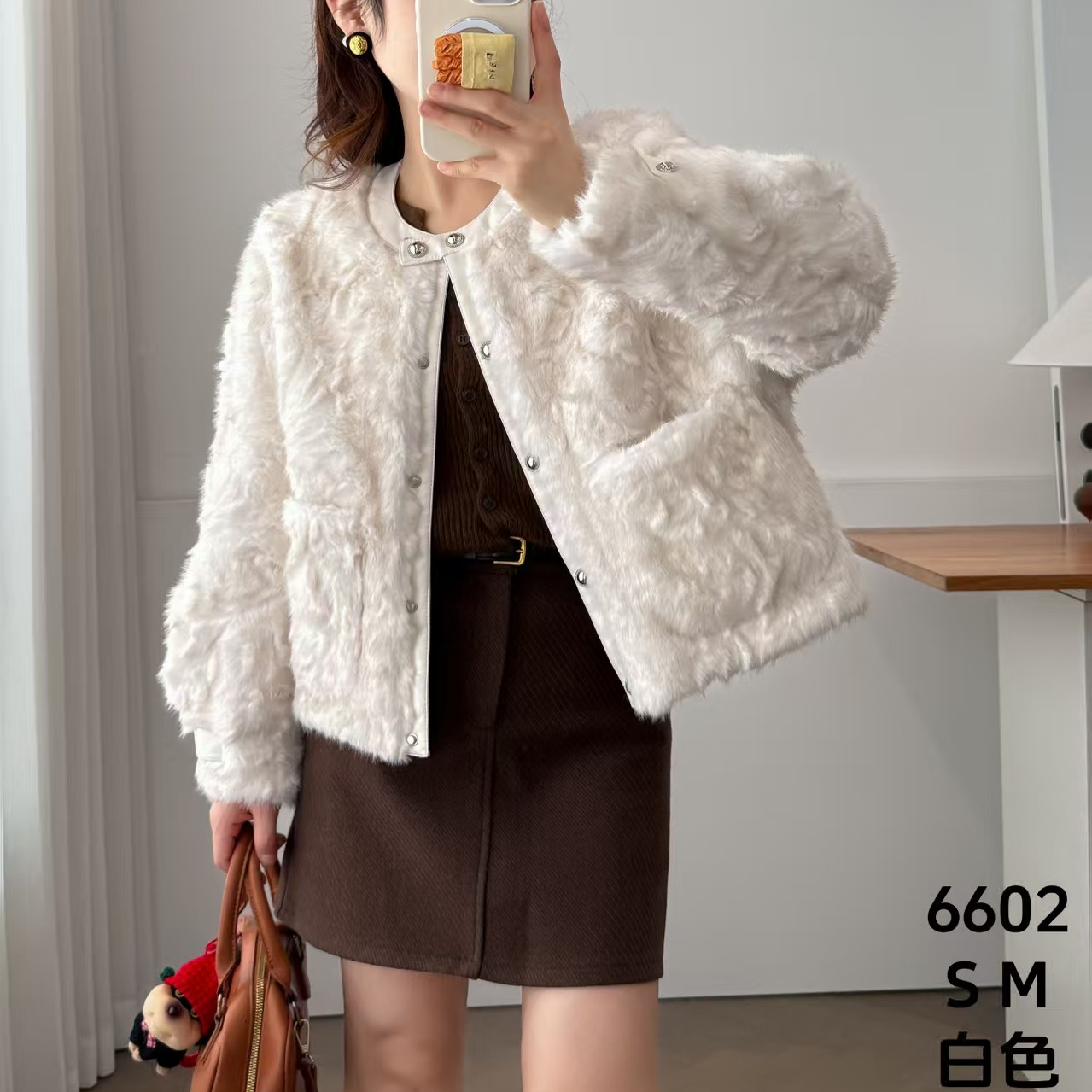 小香风皮毛一体短款毛毛外套