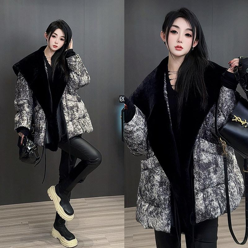 【现货】皮毛一体拼接羽绒服女2026秋冬新款撞色晕染翻领保暖外套