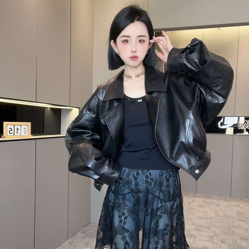 皮衣女2026春季新款机车风纯色绵羊皮夹克长袖外套大口袋宽松上衣