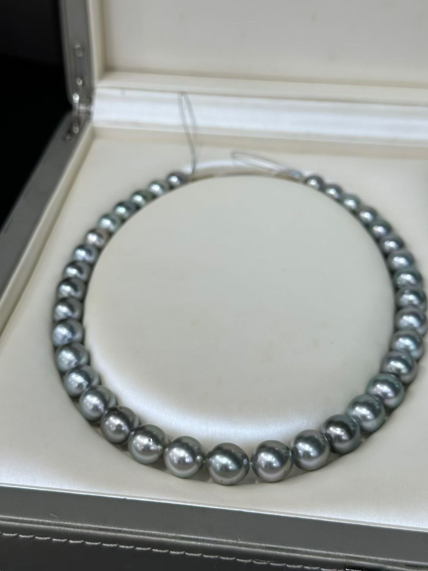 大溪地铂金灰珍珠项链