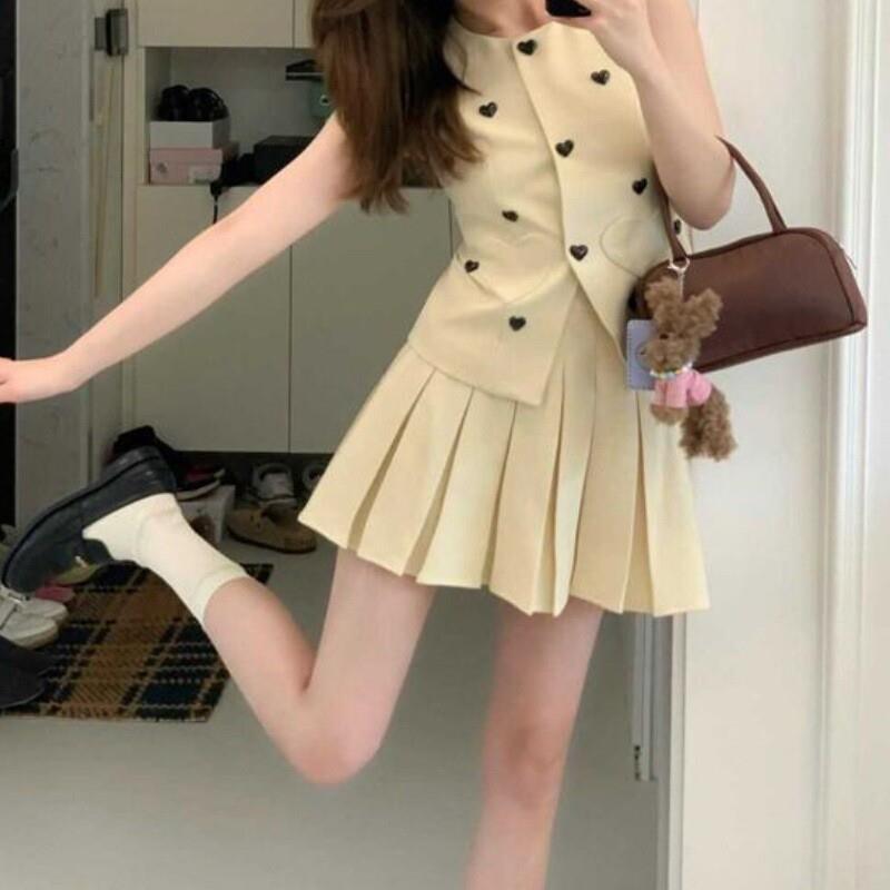 小香风套装女2026年夏季爱心印花西装马甲背心百褶半身短裙两件套