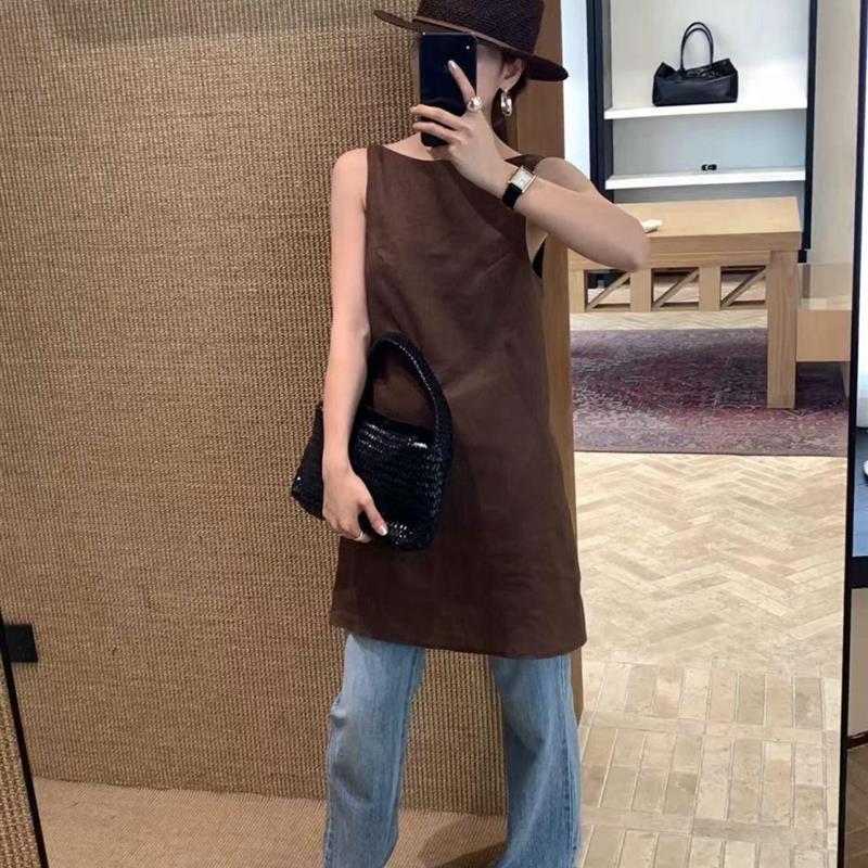 极简老钱风无袖连衣裙女2026夏季巨好看的美拉德色系直筒背心短裙