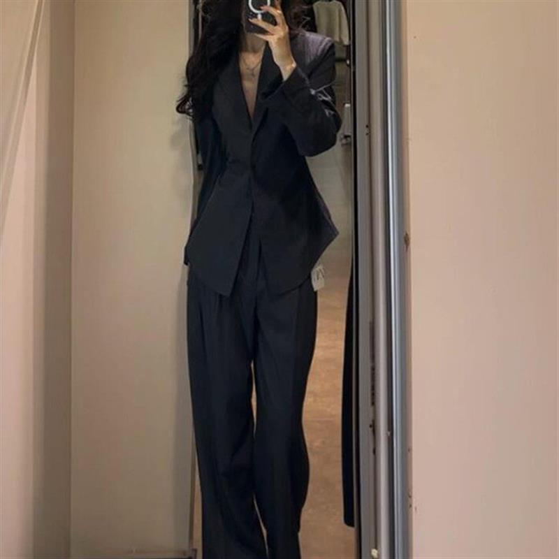 春秋季穿搭2026超火新款赫本风职业通勤黑灰色西装裤子两件套装女