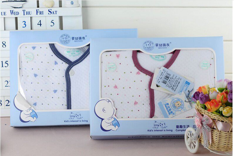 Coffret cadeau pour nouveau-né - vêtements - Ref 1956902 Image 3