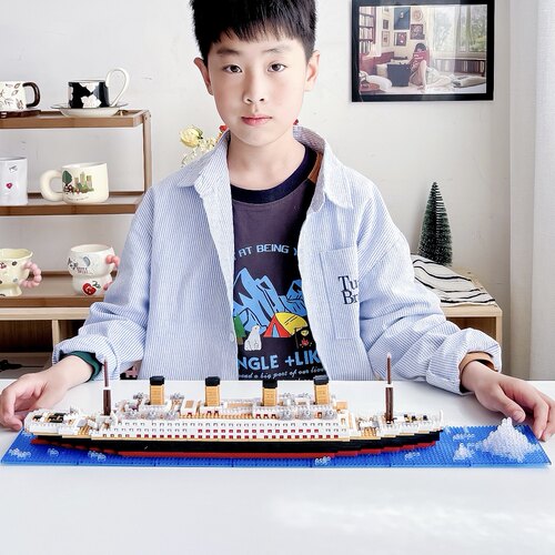 乐泰坦尼克号积木船游轮模型巨型微钻拼装玩具摆件男孩礼物六一高