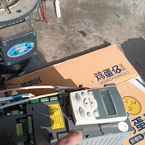 议价ABB变频器ACS550-01-012A-4 55KW三相可维修
