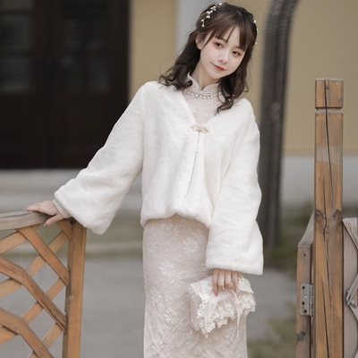 新中式改良旗袍浮雕花朵盘扣