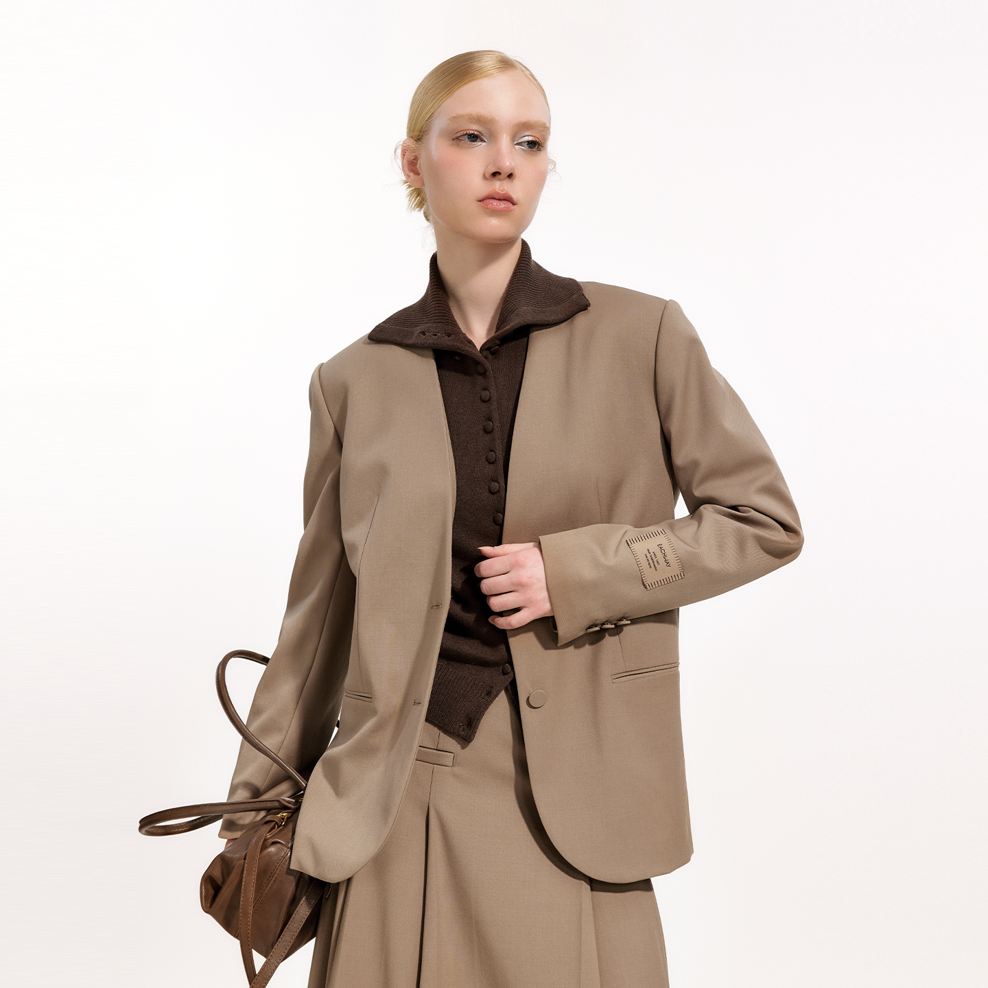 艺之卉高级感无领西装外套高智感上衣2025冬新款