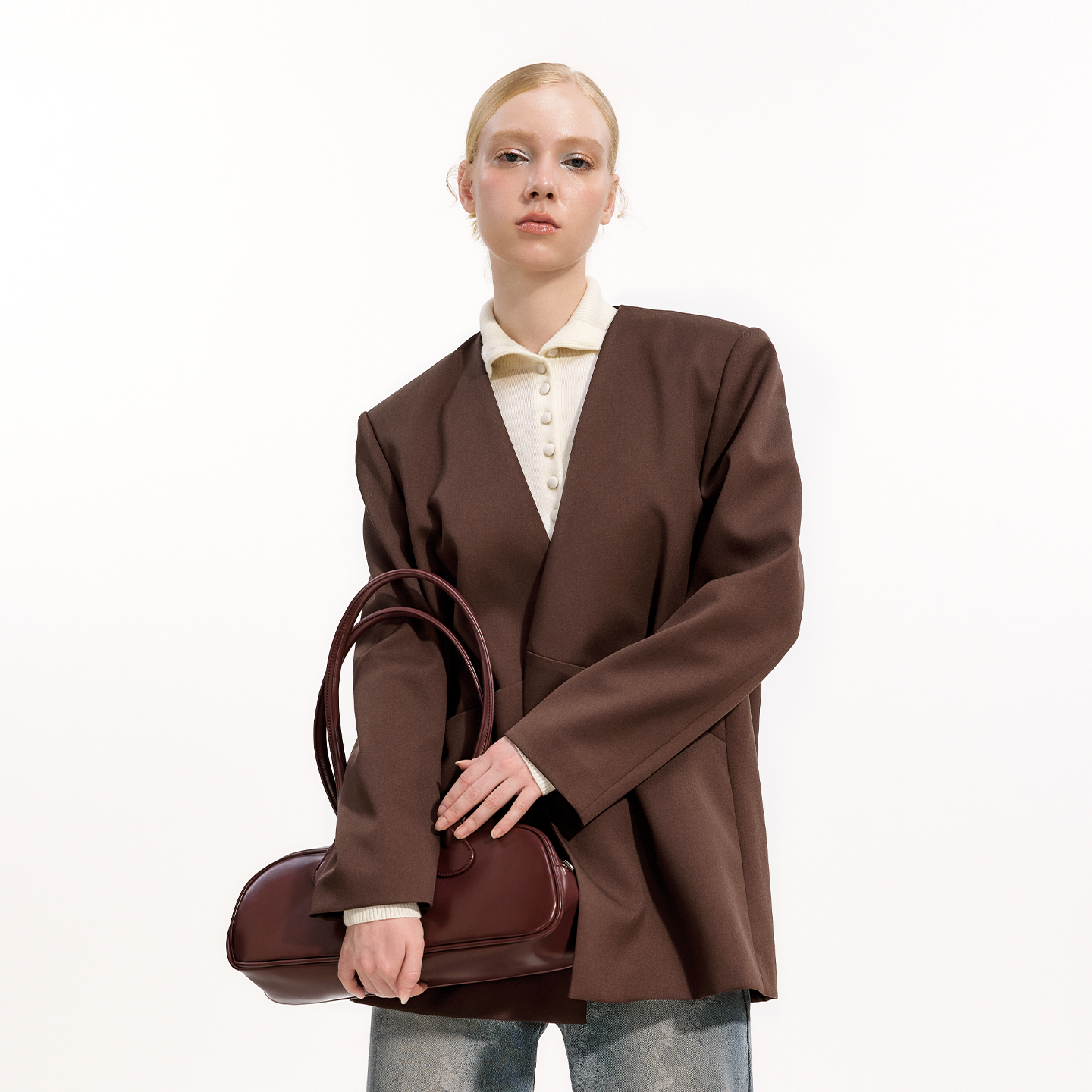 艺之卉迪木耳风廓形无领西装