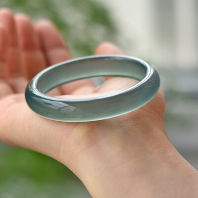 古风传统款式玉髓材质手镯