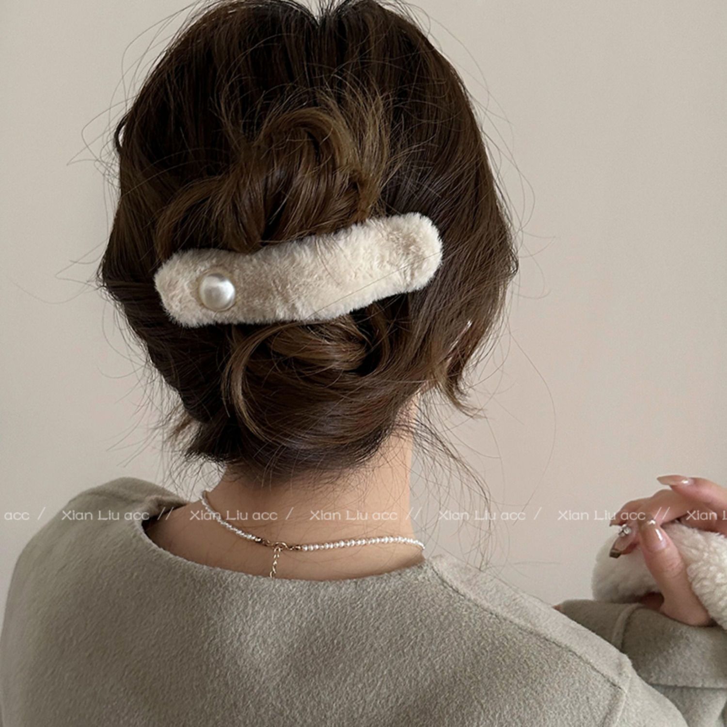 毛绒珍珠发夹女后脑勺鲨鱼夹