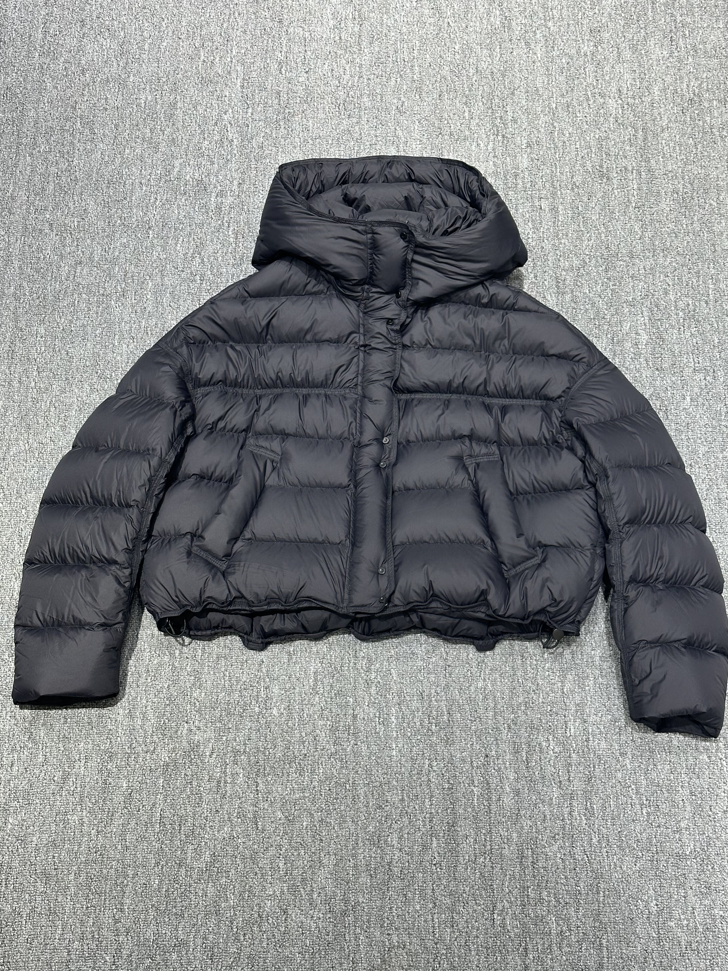 2025新款羽绒服女连帽款～火热排骨款90白鸭绒