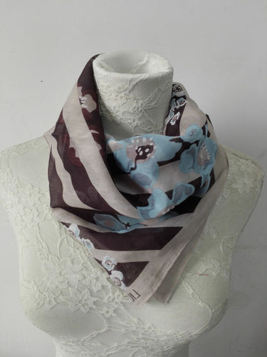 丝绵大方巾 90X90CM 和65X65CM  特价 尾货 三色梅花圆点图案丝巾