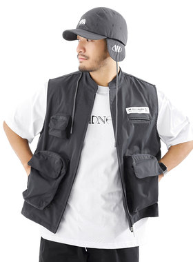 MCREW WILDNESS机能系列深空灰立体袋口功能马甲外套