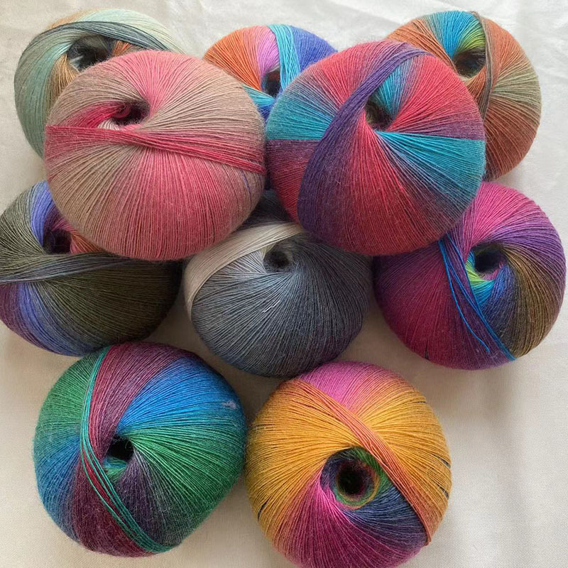 厂家4两大魔球彩虹羊毛线手编diy披肩帽子围巾外套渐变色细毛线团