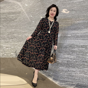 妈妈2026新款连衣裙春夏装长袖碎花高端圆领大码中老年台湾纱裙子