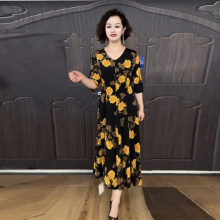 连衣裙女夏季 过膝碎花中老年裙子冰丝麻弹力显瘦长裙 中年妈妈夏装