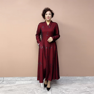 富态大摆裙提花纯色婚礼连衣裙女