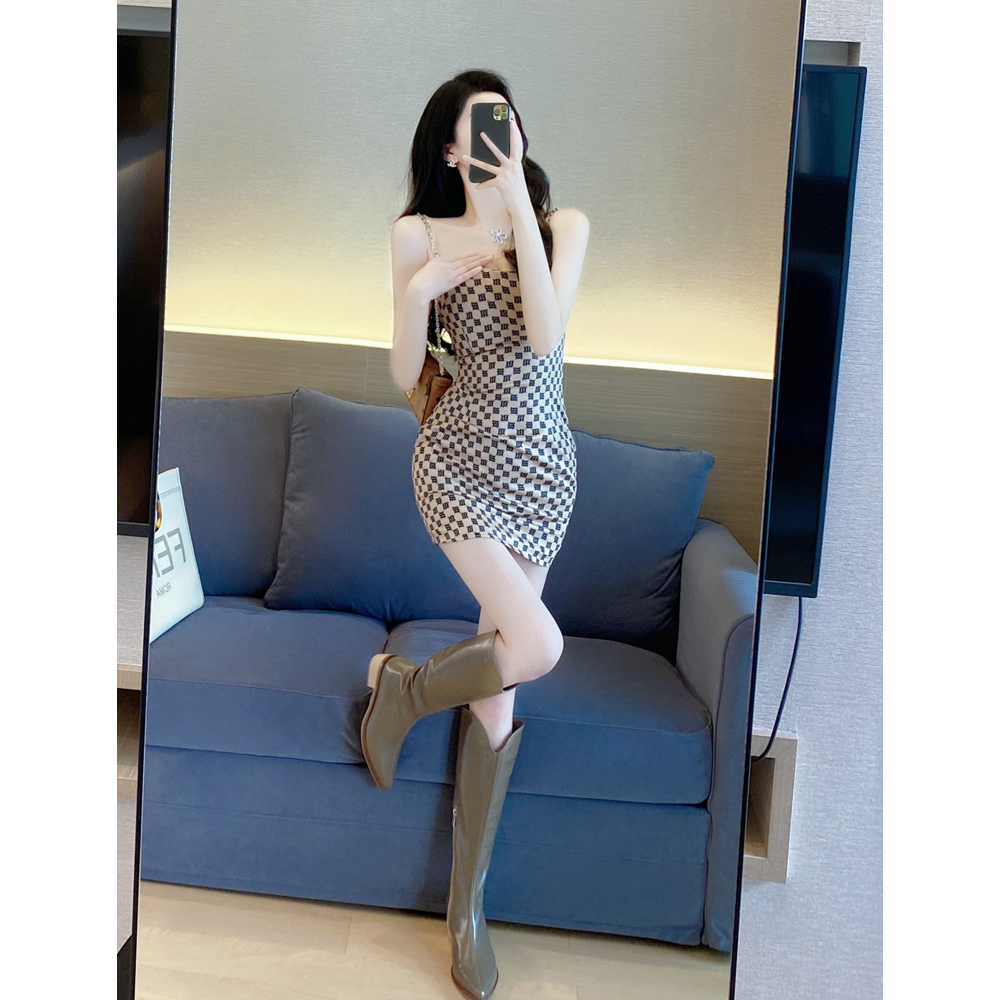 纯欲风包臀裙棉格子吊带裙辣妹