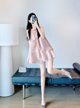 高端精致连衣裙2024新款女夏季气质名媛高冷御姐风宽松无袖挂脖裙