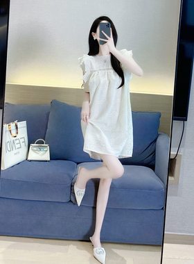 白色连衣裙夏季2022新款气质名媛甜美宽松大码无袖法式少女无袖裙
