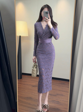 紫色V领蕾丝连衣裙女2025春秋新款气质御姐绑带收腰中长款包臀裙