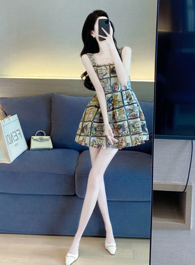 背带裙夏季女2024新款设计感小众法式复古印花收腰无袖a字连衣裙