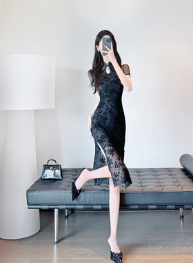 黑色旗袍裙2024年新款夏季新中式改良复古民国风植绒开叉连衣裙女