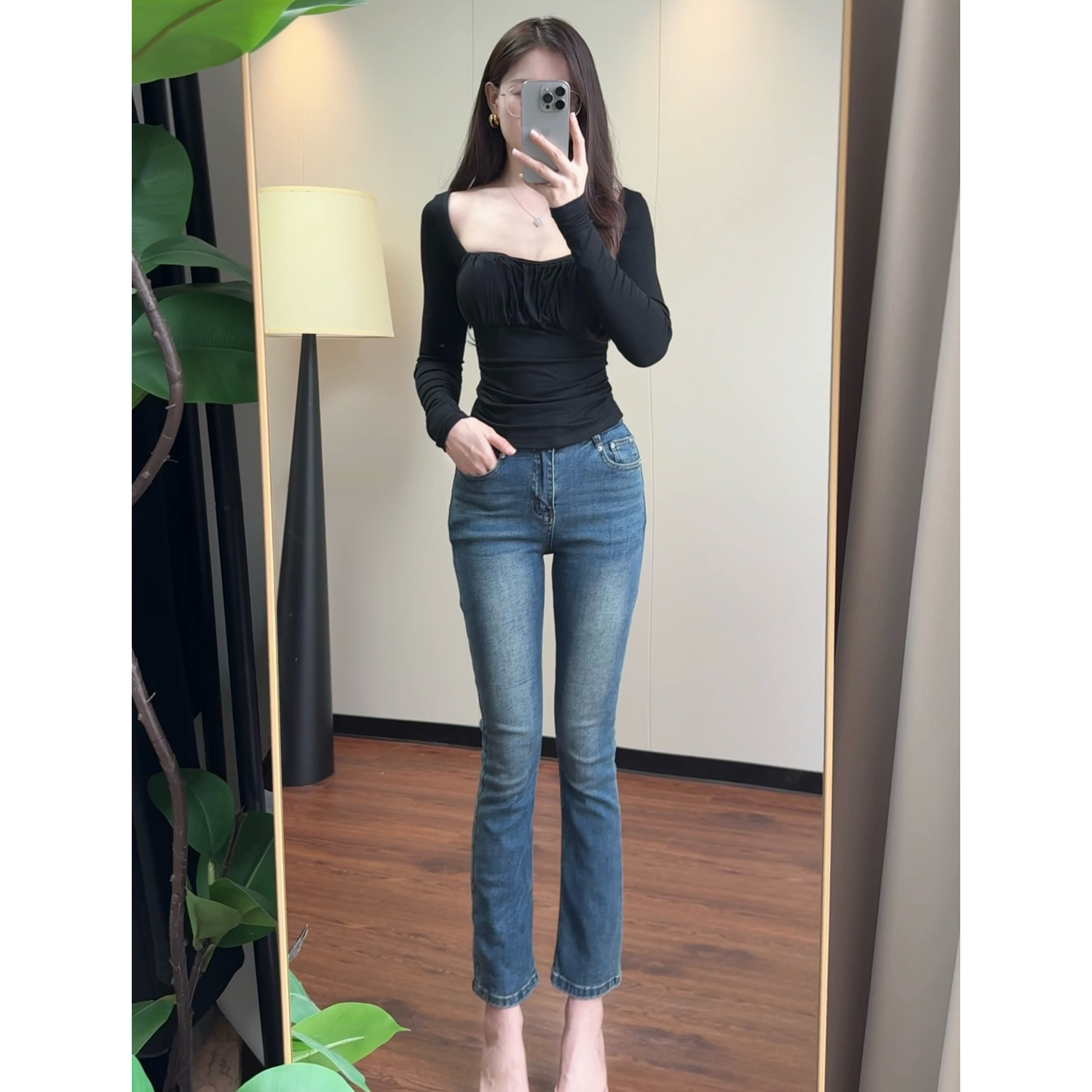 百搭高腰九分直筒提臀丰胯牛仔裤