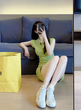 绿色针织连衣裙夏季薄款2024新款小个子气质修身显瘦无袖polo裙子