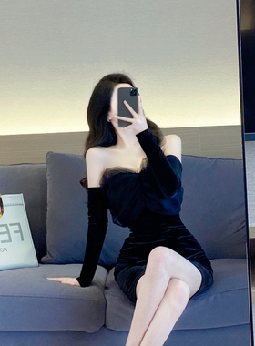丝绒黑色连衣裙女秋冬2021年新款气质名媛法式修身显瘦一字肩裙子