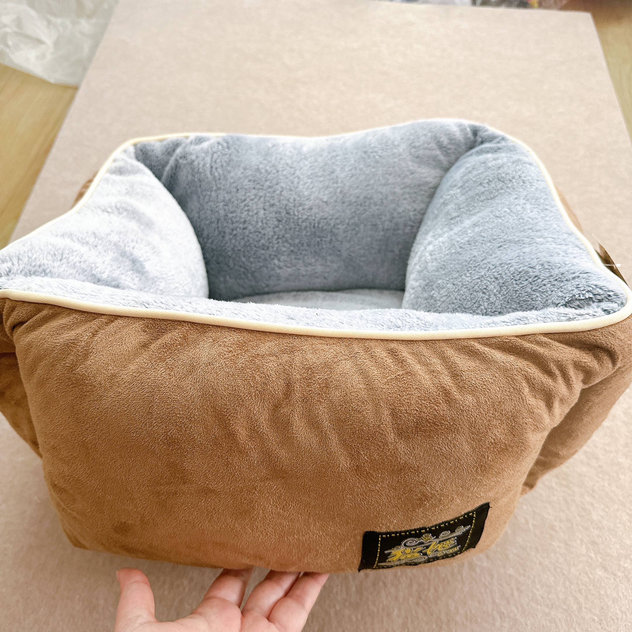 日本KOJIMA麂皮绒猫窝深度四方形宠物窝保暖四季通用猫咪窝睡垫