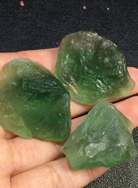 纯天然绿莹石原石原矿消磁小摆件