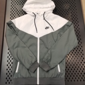 084 727325 Nike 耐克男子休闲运动服连帽防风梭织夹克外套
