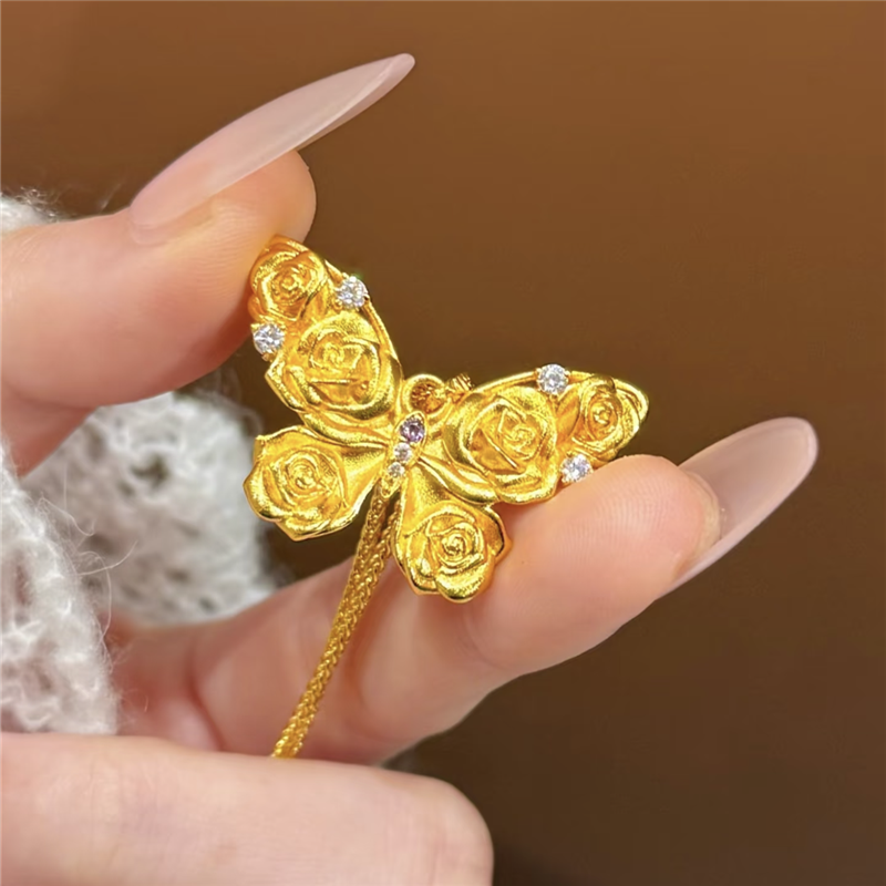 轻奢点钻玫瑰花宋锦蝴蝶吊坠项链女古法沙金精工錾刻蝶舞锁骨颈链